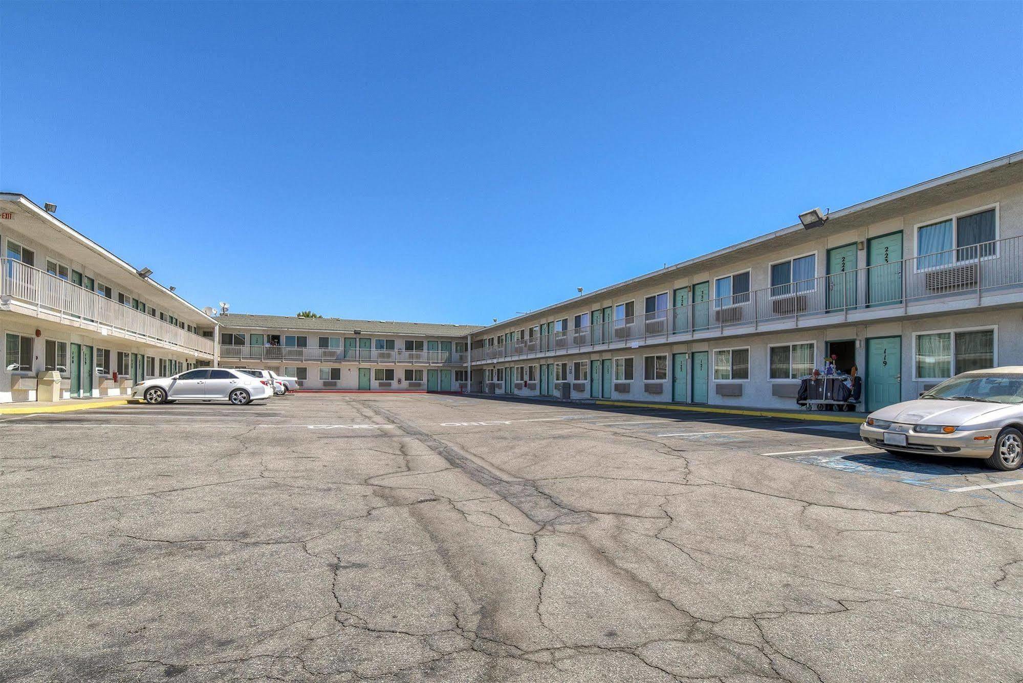Motel 6-Fontana, CA Esterno foto