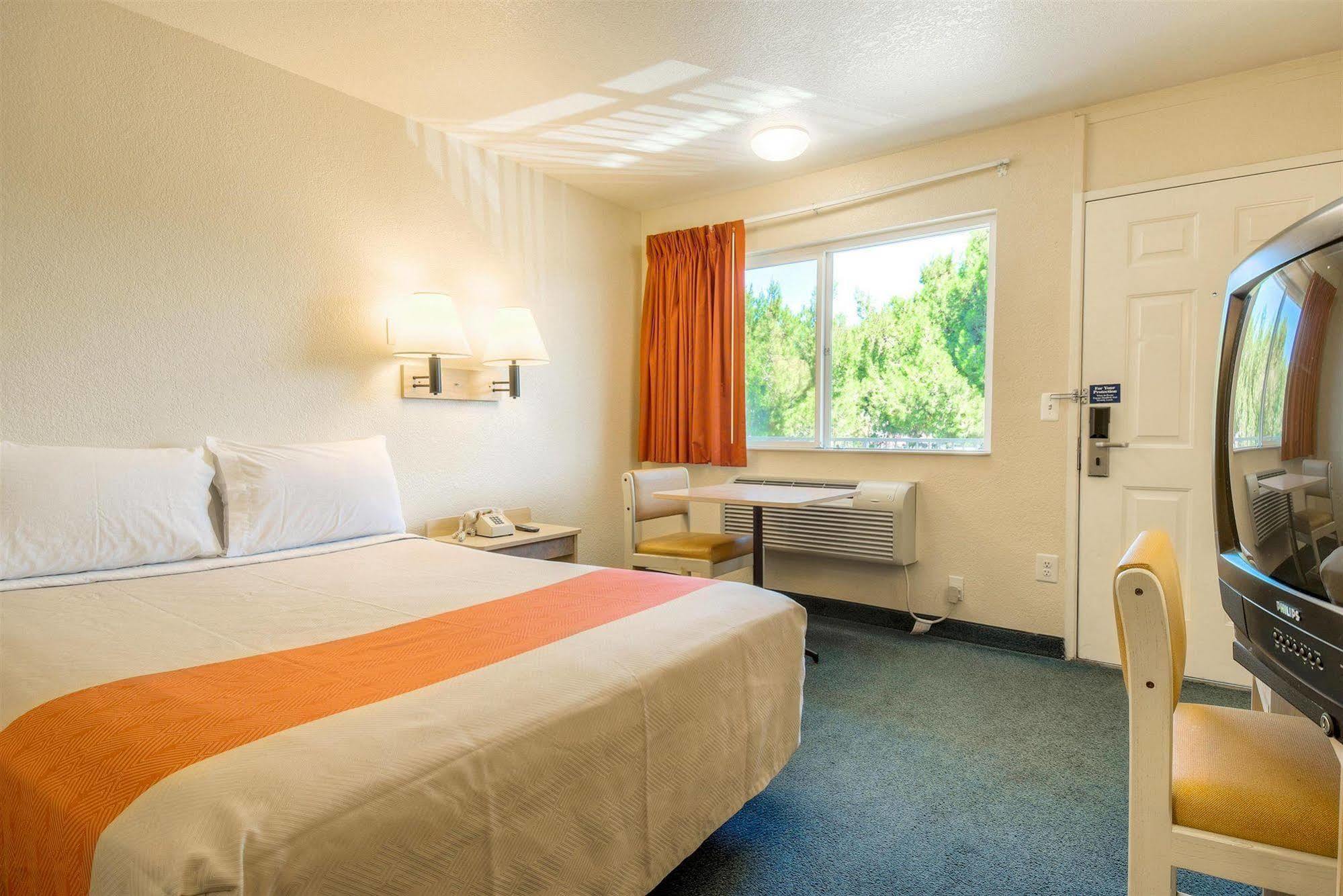 Motel 6-Fontana, CA Esterno foto