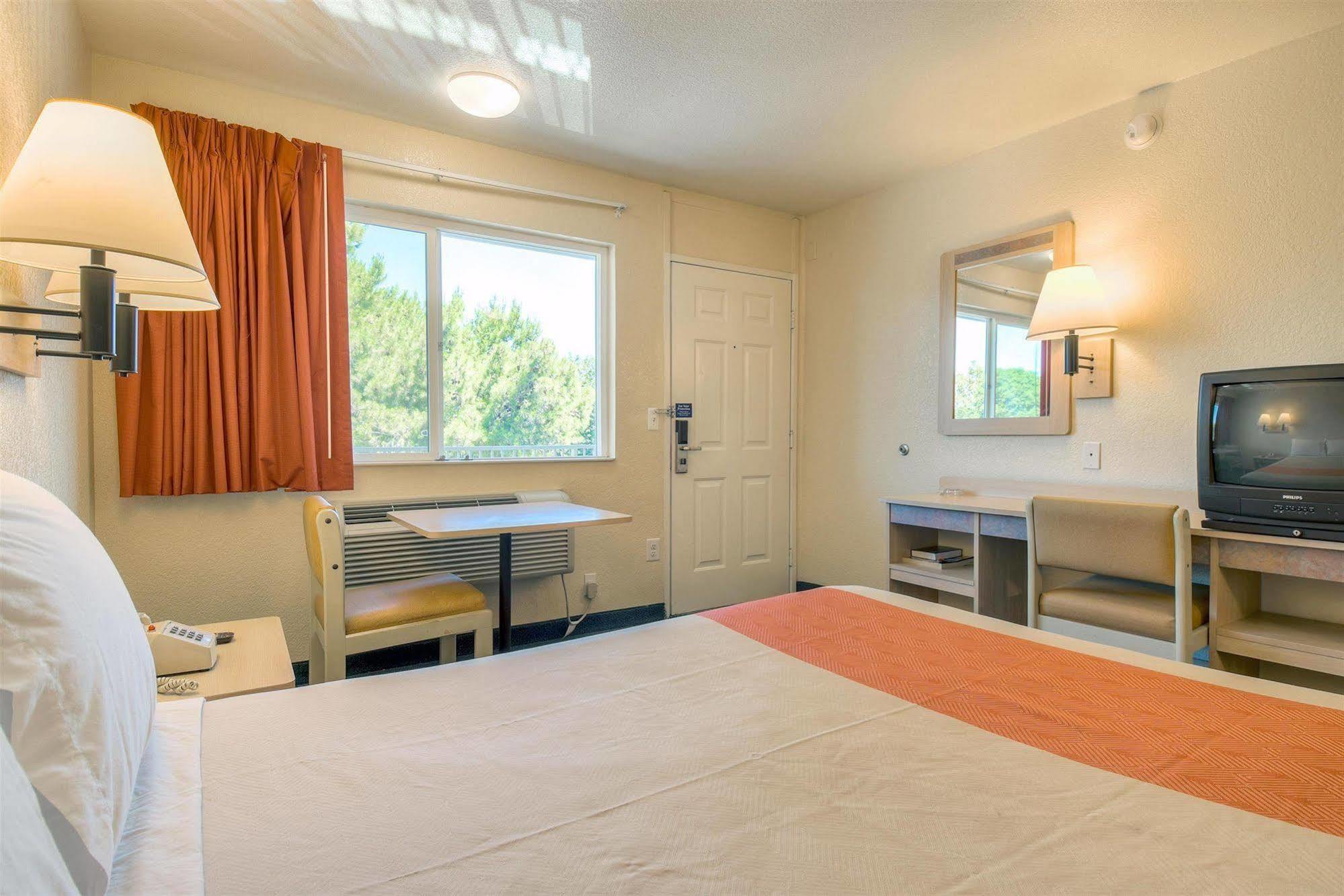 Motel 6-Fontana, CA Esterno foto